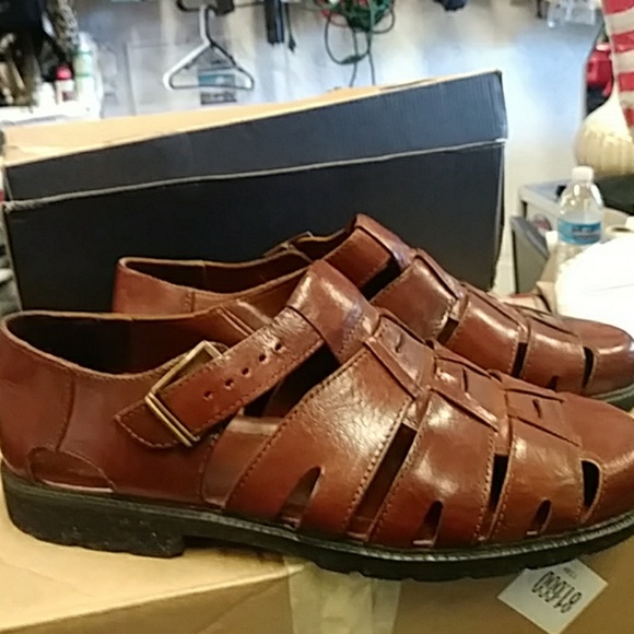 NWOT ISLAND STAGS MENS SANDALS - Picture 2 of 5